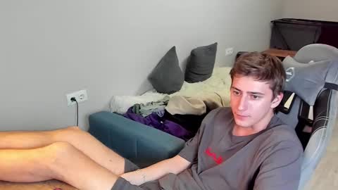 Snapshot of krishort chatting on 02/27/25, 09:47 krishort online show from 02/27/25, 09:47