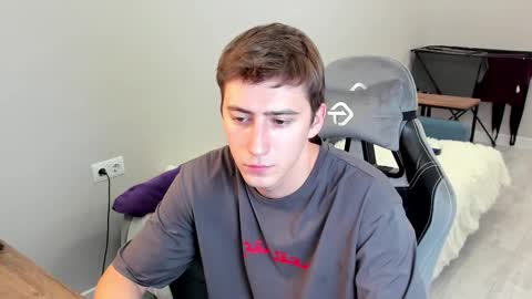 Snapshot of krishort chatting on 02/28/25, 09:15 krishort online show from 02/28/25, 09:15