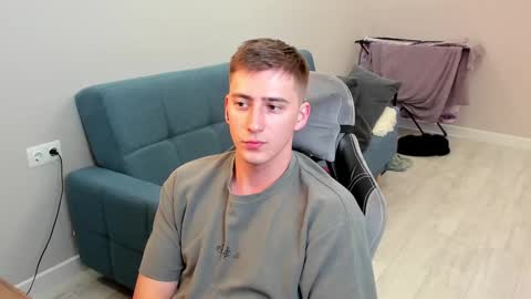 Snapshot of krishort chatting on 03/04/25, 09:32 krishort online show from 03/04/25, 09:32