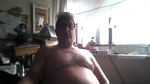 Snapshot of kriss3325 chatting on 07/27/26, 07:26 kriss online show from 07/27/26, 07:26