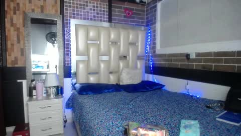 kriss_sweetboobs online show from 02/28/25, 11:36