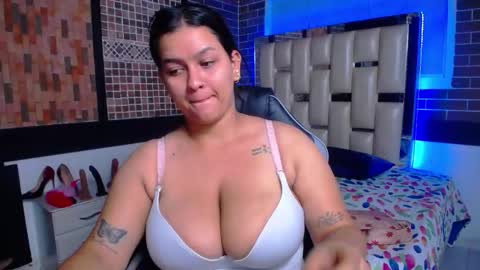 kriss_sweetboobs online show from 09/26/25, 12:53
