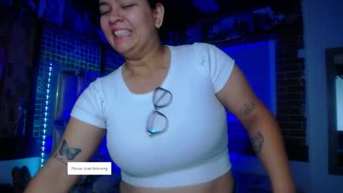 kriss_sweetboobs online show from 04/15/26, 12:45