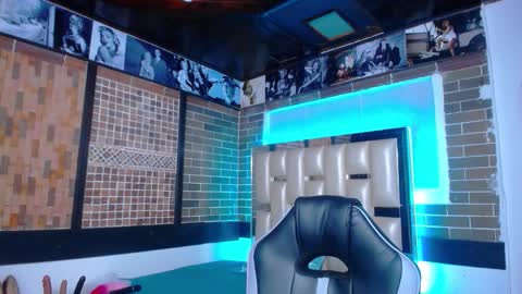 Snapshot of kriss_sweett chatting on 10/16/25, 12:39 Kriss online show from 10/16/25, 12:39