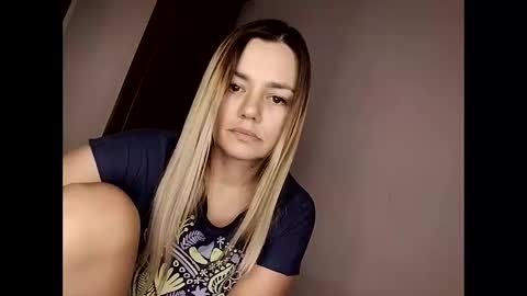 KrissSexi online show from 11/19/25, 11:21