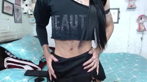 krisstal703358 online show from 11/23/25, 05:40