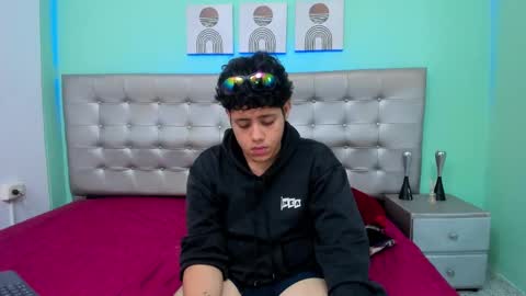 Snapshot of krist_palma chatting on 02/21/25, 11:43 krist_palma online show from 02/21/25, 11:43