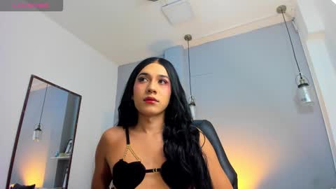 Snapshot of kristall_swan chatting on 02/16/26, 01:40 Kristall online show from 02/16/26, 01:40