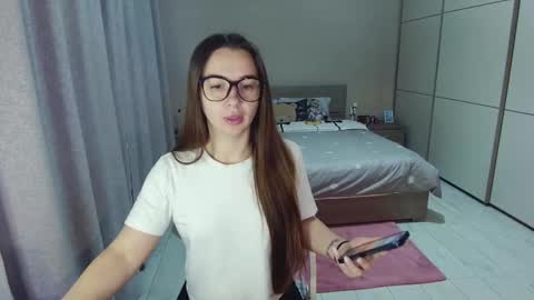 twitter    Annemarye 23 online show from 01/07/26, 08:39