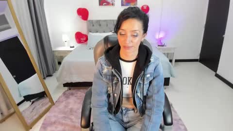 Sophia online show from 02/17/25, 07:42