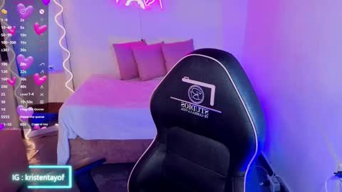 kristen_tay online show from 10/19/25, 03:07