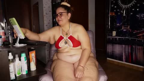 Snapshot of kristenhill1 chatting on 12/18/24, 11:51 Kristen online show from 12/18/24, 11:51