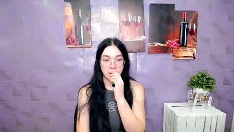 Snapshot of kristenx_x chatting on 10/27/25, 12:42 Kristen online show from 10/27/25, 12:42