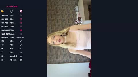 Snapshot of kristiancommes chatting on 06/18/26, 04:22 Alisa online show from 06/18/26, 04:22