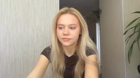 Snapshot of kristifelicien chatting on 06/22/26, 05:15 Blake online show from 06/22/26, 05:15