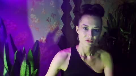 Snapshot of kristinagold44 chatting on 12/10/24, 07:22 Kristina online show from 12/10/24, 07:22