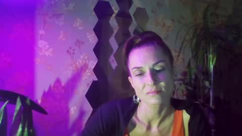 Snapshot of kristinagold44 chatting on 01/01/25, 10:24 Kristina online show from 01/01/25, 10:24