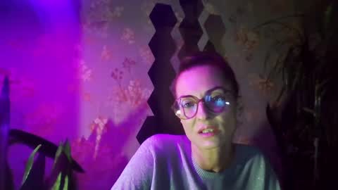 Snapshot of kristinagold44 chatting on 01/23/25, 02:17 Kristina online show from 01/23/25, 02:17