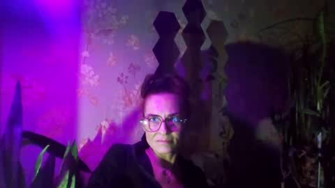 Snapshot of kristinagold44 chatting on 01/24/25, 05:53 Kristina online show from 01/24/25, 05:53