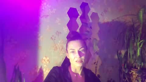 Snapshot of kristinagold44 chatting on 02/03/25, 04:31 Kristina online show from 02/03/25, 04:31