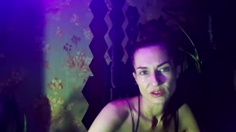 Snapshot of kristinagold44 chatting on 02/10/25, 04:14 Kristina online show from 02/10/25, 04:14