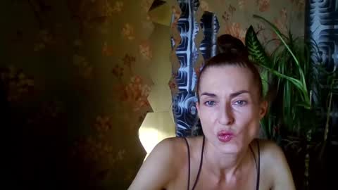 Snapshot of kristinagold44 chatting on 02/11/25, 01:20 Kristina online show from 02/11/25, 01:20