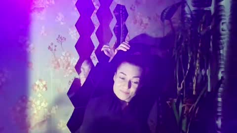 Snapshot of kristinagold44 chatting on 02/15/25, 10:42 Kristina online show from 02/15/25, 10:42