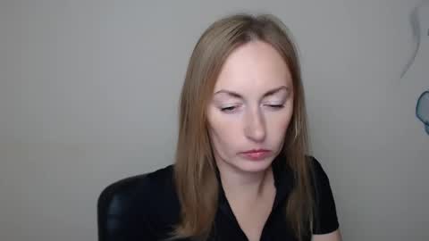 Snapshot of kristinahech_ chatting on 10/06/25, 06:33 Kristi online show from 10/06/25, 06:33