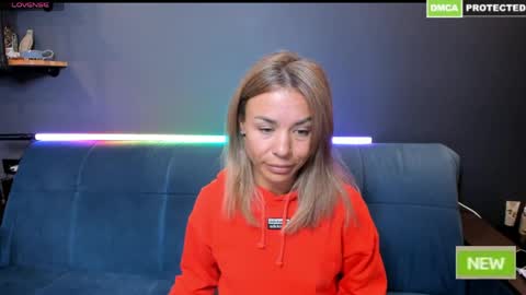 Snapshot of kristinasexyhot chatting on 06/01/26, 06:20 Muscle Queen online show from 06/01/26, 06:20