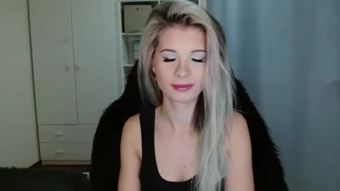 KristineAmore online show from 11/10/25, 08:24