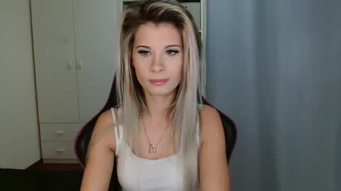 KristineAmore online show from 12/21/25, 08:10