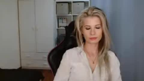 KristineAmore online show from 04/06/26, 06:20