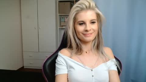 KristineAmore online show from 06/03/26, 02:44