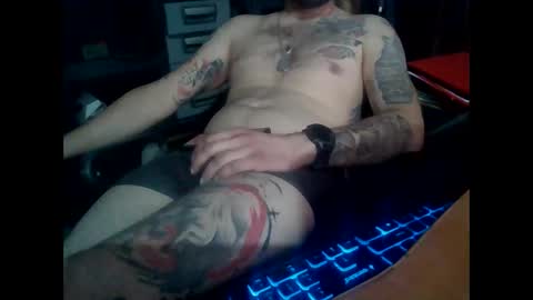 Snapshot of kristo2323 chatting on 10/19/25, 02:01 kristo2323 online show from 10/19/25, 02:01