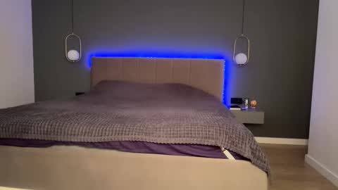 Kristi online show from 09/16/25, 04:13