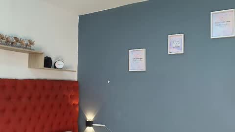 Cristina online show from 10/31/25, 02:01