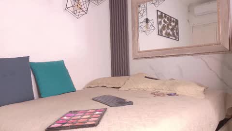 Cristina online show from 01/13/26, 07:08