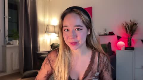 Snapshot of kristyspiritedaway chatting on 12/24/24, 06:50 Kristy Nip slip shady Best model on CB online show from 12/24/24, 06:50