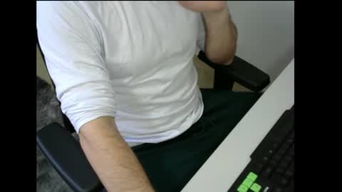 Snapshot of krocr_iras chatting on 12/15/24, 01:22 Lucas Edu online show from 12/15/24, 01:22