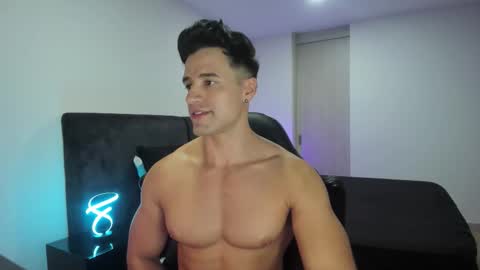 Snapshot of krops_ chatting on 10/05/25, 11:24 KROPS online show from 10/05/25, 11:24