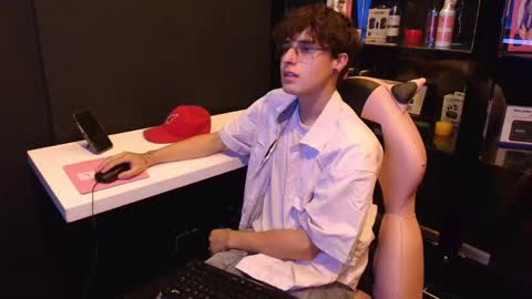 Snapshot of krown_nox chatting on 05/25/26, 06:58 krown_nox online show from 05/25/26, 06:58