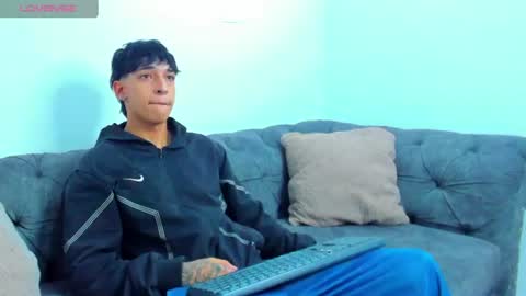 Snapshot of kroywave chatting on 06/29/26, 04:30 Kroy Wave Muscle Tattoos Latino online show from 06/29/26, 04:30