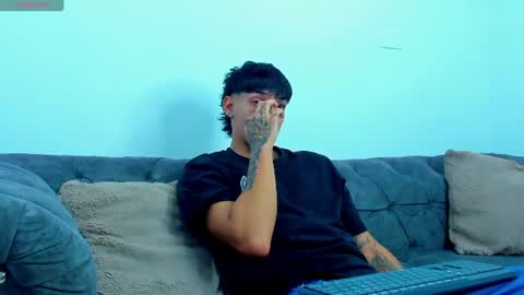 Snapshot of kroywave chatting on 07/09/26, 04:05 Kroy Wave Muscle Tattoos Latino online show from 07/09/26, 04:05