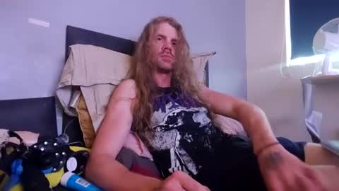 Snapshot of krullz123 chatting on 06/16/26, 10:45 Krullz online show from 06/16/26, 10:45