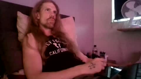 Snapshot of krullz123 chatting on 06/24/26, 10:31 Krullz online show from 06/24/26, 10:31
