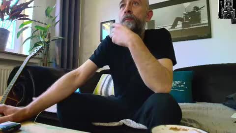 krummersaebel online show from 02/25/25, 04:31