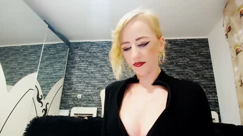 krystal desire online show from 12/27/24, 09:00