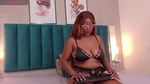 Krystal Ross online show from 11/17/25, 07:52