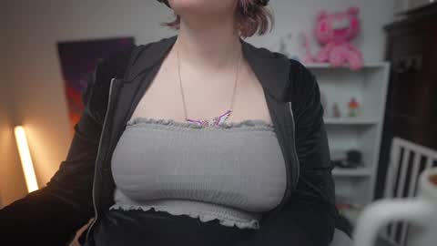 Snapshot of krystalsyxx chatting on 01/26/25, 09:40 Krystal Syx online show from 01/26/25, 09:40