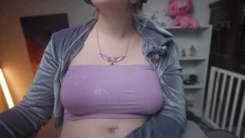 Snapshot of krystalsyxx chatting on 02/11/25, 02:35 Krystal Syx online show from 02/11/25, 02:35